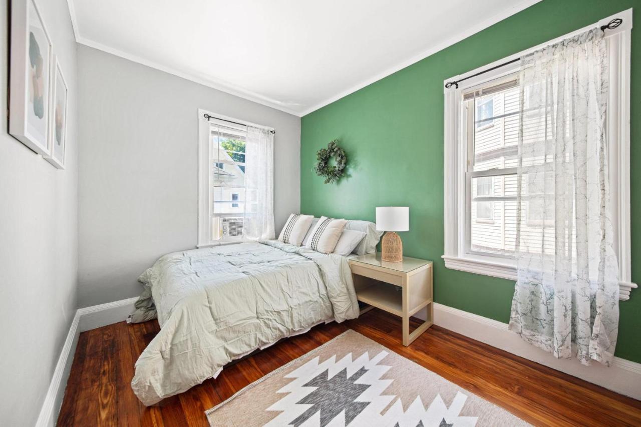 Cozy Up In 5Br Apt Near Charming Oak Square Boston Exterior foto